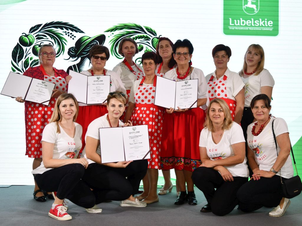 KOBIETA PRZEDSIĘBIORCZA W STYLU WEGE
