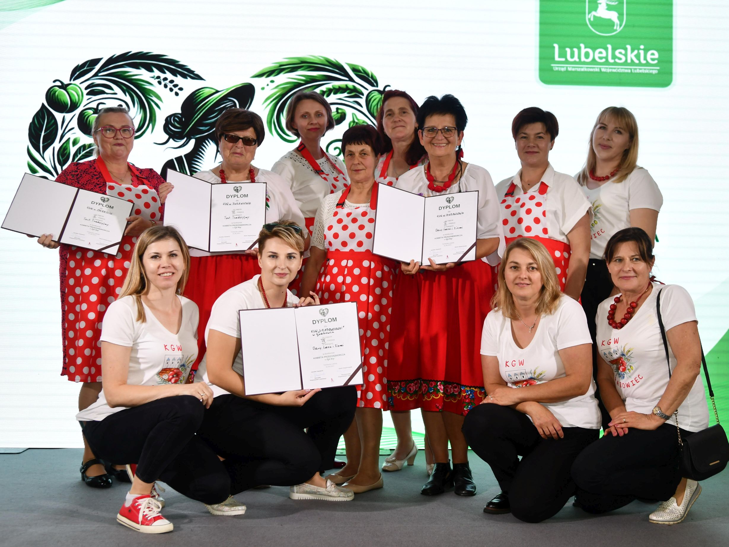 KOBIETA PRZEDSIĘBIORCZA W STYLU WEGE